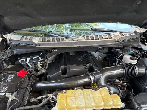 Used 2020 Ford F150 Lariat w/ Equipment Group 502A Luxury AWD/4WD image 35
