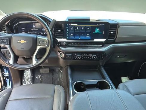 Used 2025 Chevrolet Silverado 2500 LTZ w/ LTZ Premium Package AWD/4WD image 16