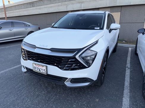 Used 2023 Kia Sportage EX image 2