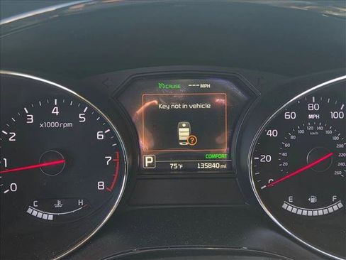 Used 2017 Kia Sedona SX FWD image 12