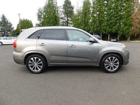 Used 2014 Kia Sorento SX w/ 3rd Row Package image 23