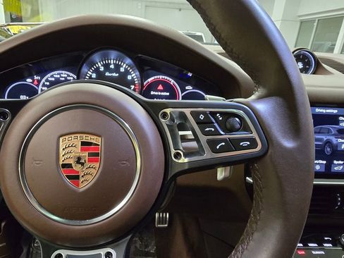 Used 2020 Porsche Cayenne Turbo image 21