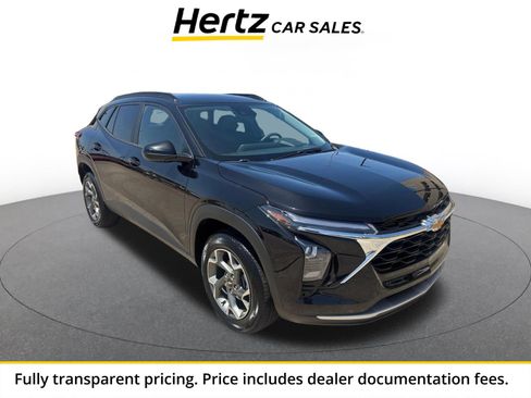 Used 2025 Chevrolet Trax LT FWD image 1