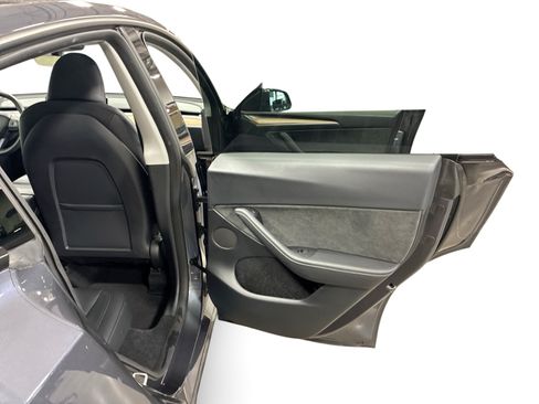 Used 2023 Tesla Model Y Performance AWD/4WD image 12