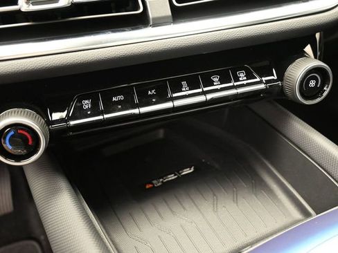 New 2025 Chevrolet Equinox EV LT image 33