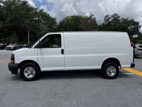 Used 2021 Chevrolet Express 2500 RWD image 11