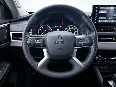 New 2025 Mitsubishi Outlander ES image 23