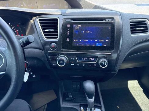Used 2015 Honda Civic SE image 9