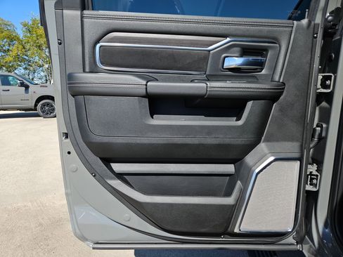 New 2026 RAM 2500 Laramie AWD/4WD image 14