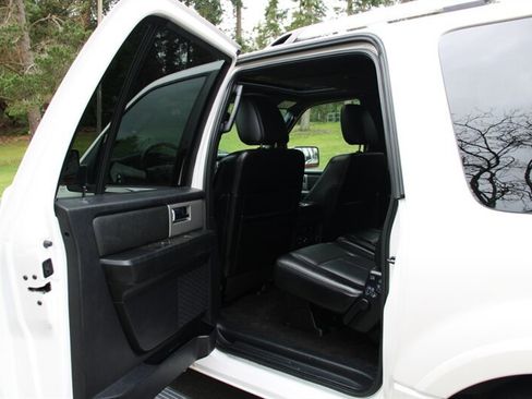 Used 2015 Ford Expedition EL Limited w/ Equipment Group 301A image 17