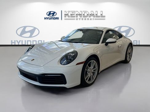 Used 2021 Porsche 911 Carrera RWD image 3