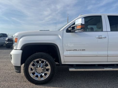 Used 2019 GMC Sierra 2500 Denali w/ Duramax Plus Package image 7