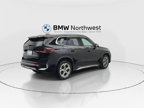 Used 2023 BMW X1 xDrive28i w/ Convenience Package AWD/4WD image 3