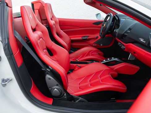 Used 2018 Ferrari 488 Spider RWD image 19