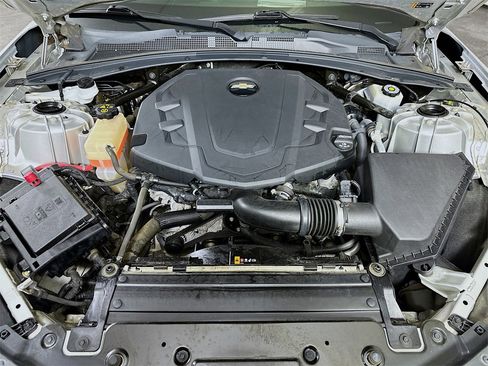 Used 2019 Chevrolet Camaro LT image 9