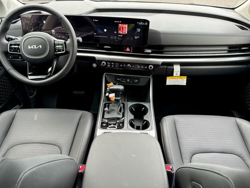 New 2025 Kia Carnival SX Prestige image 11