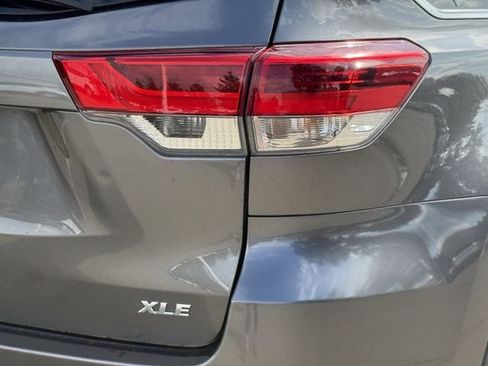 Used 2018 Toyota Highlander XLE FWD image 7