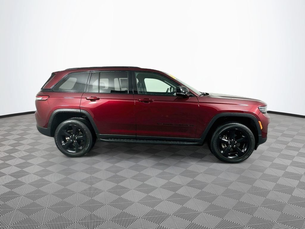 Certified 2025 Jeep Grand Cherokee Altitude AWD/4WD image 14