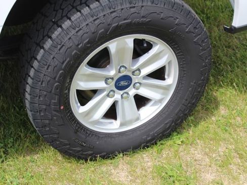 Used 2017 Ford F150 XLT w/ Equipment Group 301A Mid AWD/4WD image 25
