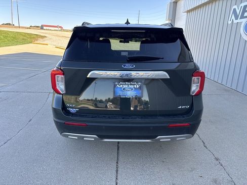 Used 2022 Ford Explorer XLT w/ Equipment Group 202A image 5