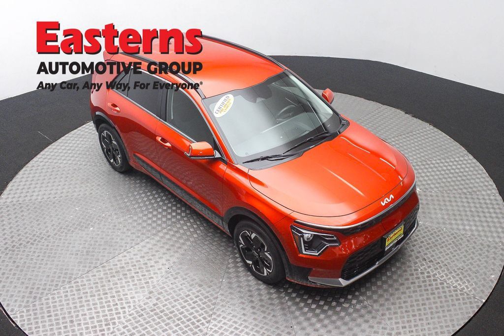 Used 2023 Kia Niro Wind w/ Wind Preserve Package FWD image 3
