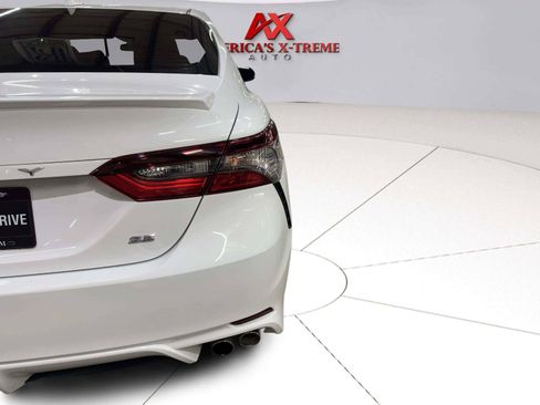 Used 2021 Toyota Camry SE FWD image 15