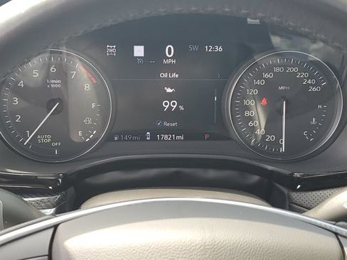Certified 2024 Cadillac XT5 Sportv w/ Technology Package AWD/4WD image 11