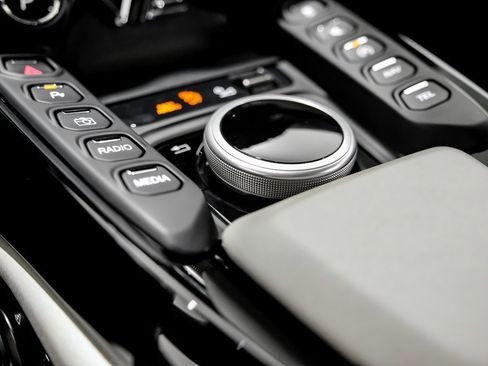 Used 2023 Aston Martin V12 Vantage image 20