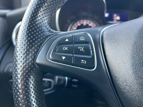 Used 2019 Mercedes-Benz GLC 300 4MATIC image 24