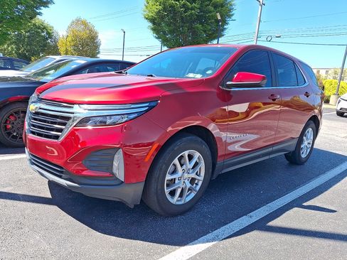 Used 2022 Chevrolet Equinox LT FWD image 2