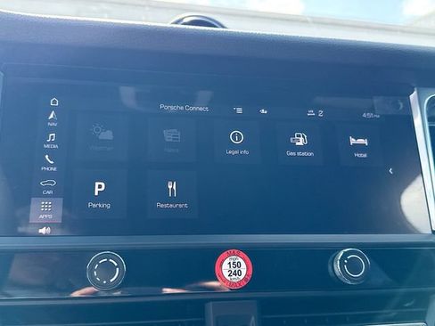 Certified 2025 Porsche Macan AWD/4WD image 29