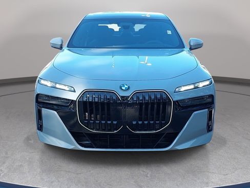 New 2025 BMW 760i xDrive w/ Executive Package AWD/4WD image 2