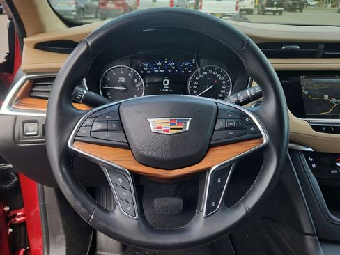 Used 2017 Cadillac XT5 Platinum AWD/4WD image 16