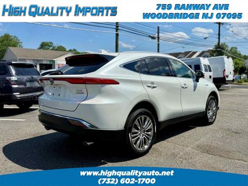 Used 2021 Toyota Venza XLE w/ Softex Package AWD/4WD image 8