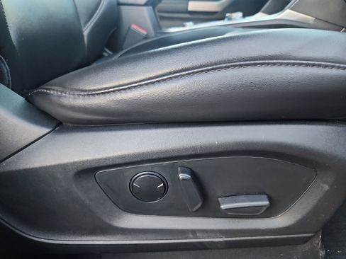 Used 2023 Ford Explorer XLT w/ Equipment Group 202A image 34