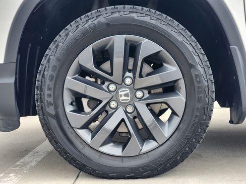 Certified 2025 Honda Ridgeline Sport image 11