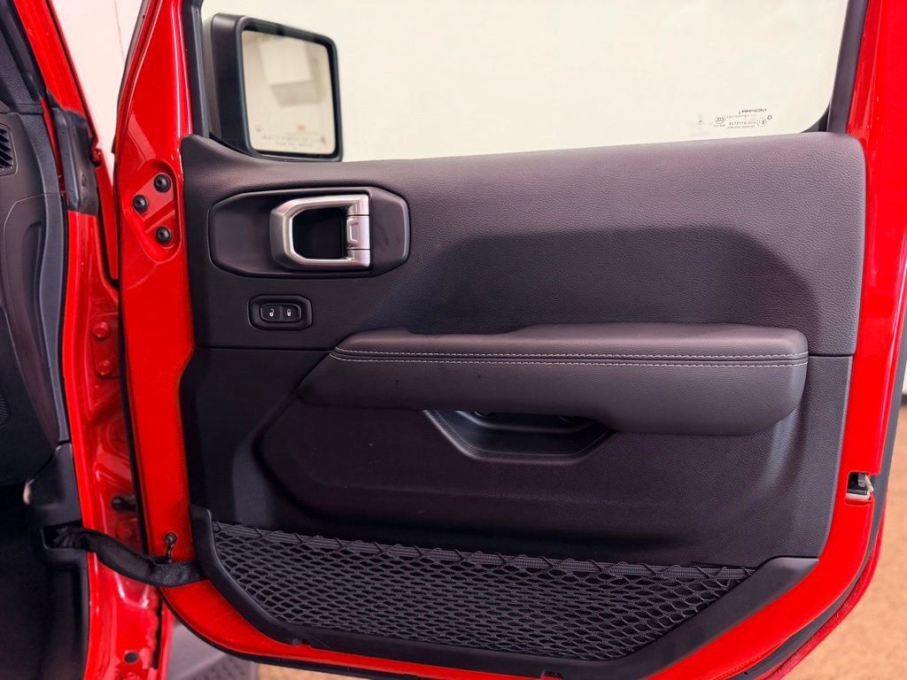 Used 2021 Jeep Wrangler Unlimited Sahara w/ Uconnect 4C Nav & Sound Group AWD/4WD image 19