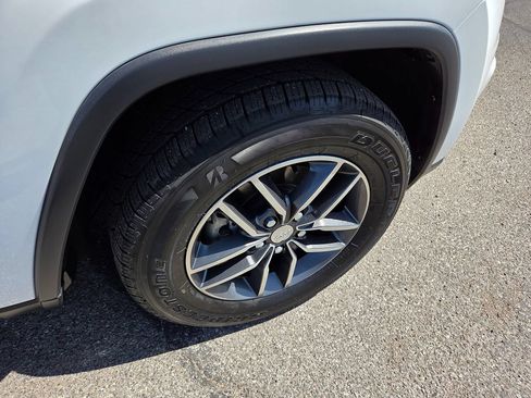 Used 2017 Jeep Grand Cherokee Limited w/ Trailer Tow Group IV AWD/4WD image 29