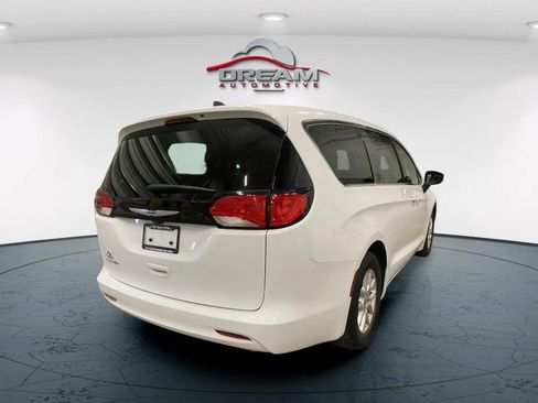 Used 2022 Chrysler Voyager LX FWD image 22