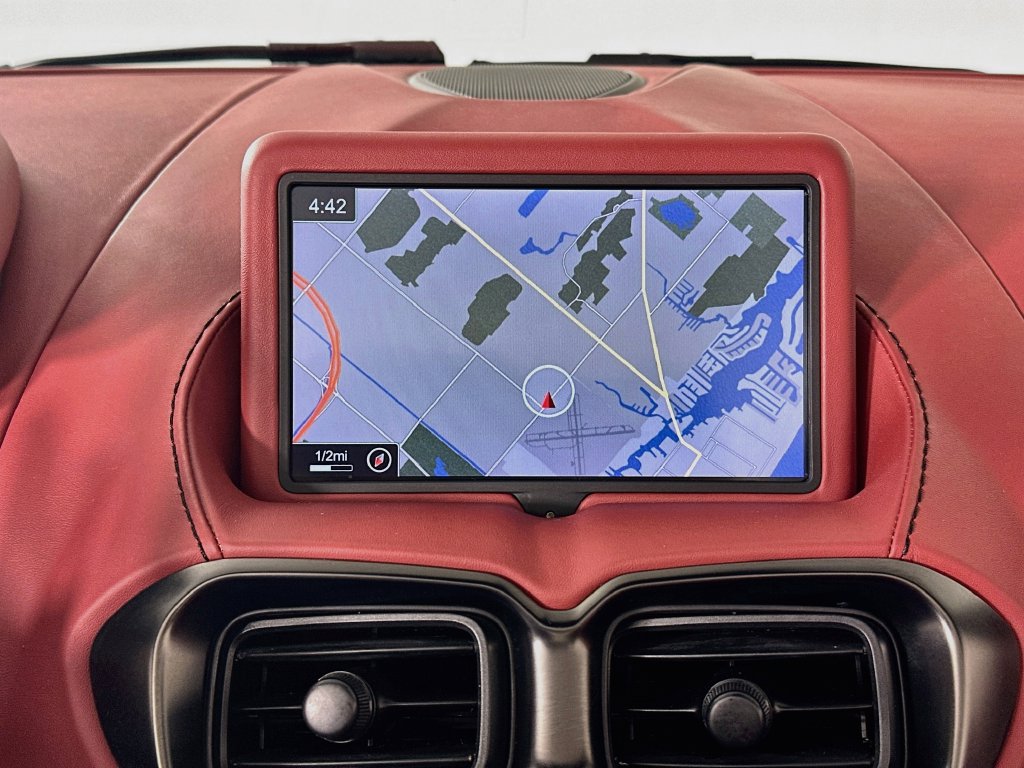 Used 2022 Aston Martin V8 Vantage Roadster RWD image 13