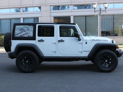 Used 2017 Jeep Wrangler Unlimited Rubicon w/ Dual Top Group AWD/4WD image 6