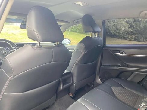 Used 2018 Toyota Camry SE FWD image 15