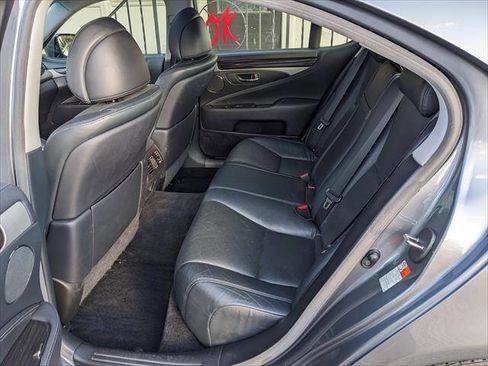 Used 2017 Lexus LS 460 AWD w/ Comfort Package image 12