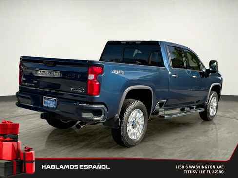 Used 2022 Chevrolet Silverado 2500 High Country w/ Technology Package image 8