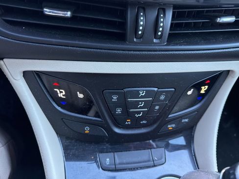 Used 2017 Buick Envision Essence image 10