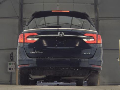 Used 2023 Honda Odyssey Elite image 5