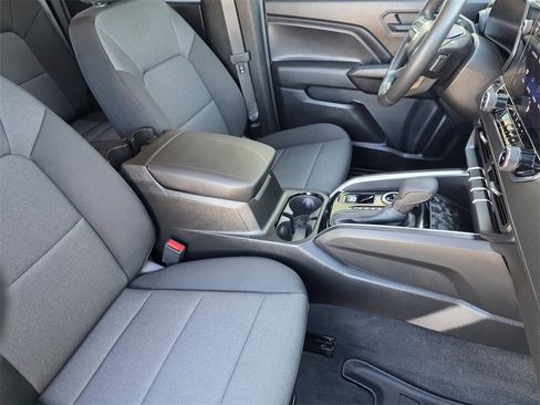 Used 2025 Chevrolet Colorado W/T image 12