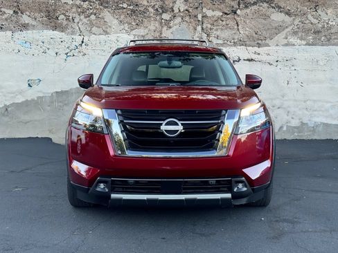 Used 2022 Nissan Pathfinder Platinum w/ Cargo Package FWD image 9