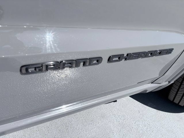 Used 2021 Jeep Grand Cherokee Laredo X AWD/4WD image 27
