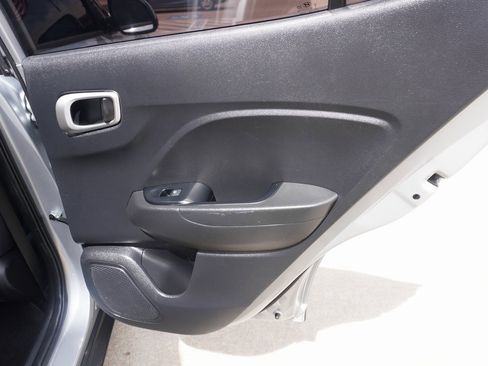 Used 2022 Hyundai Venue SE w/ Cargo Package image 21